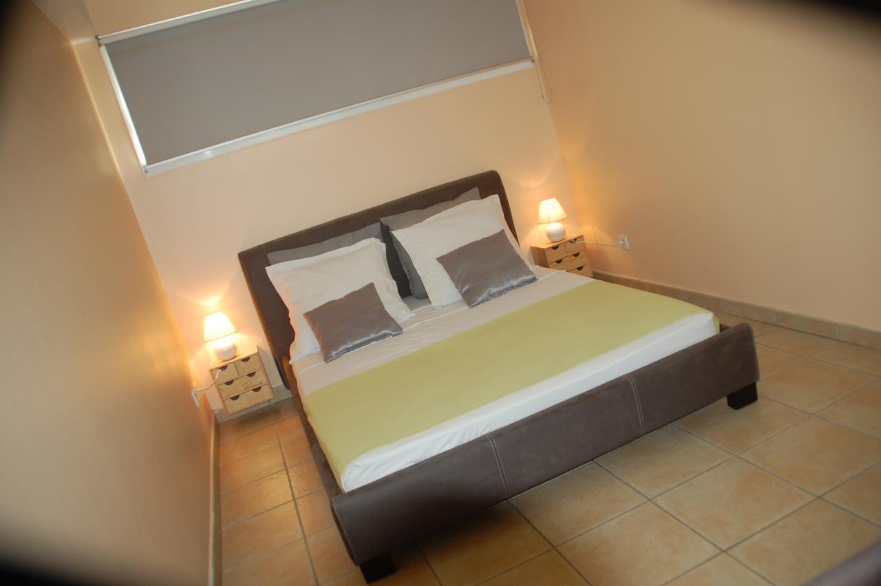 Appartement Meuble De Tourisme 생피에르 외부 사진